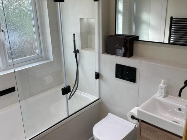 monochromebathroom3